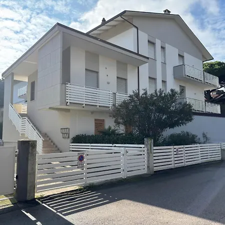 Cv019 - Cervia, Bilocale Con Balcone E Posto Auto דירה